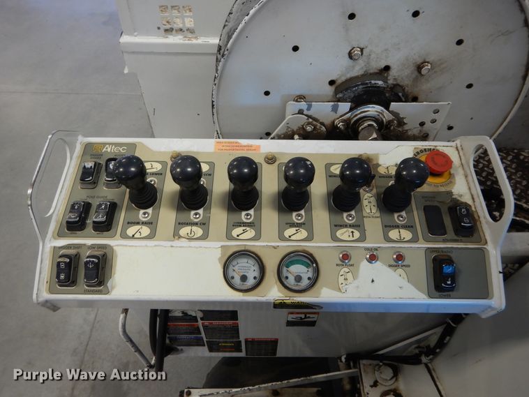 image for item HS9639 2009 Chevrolet C8500  digger derrick truck