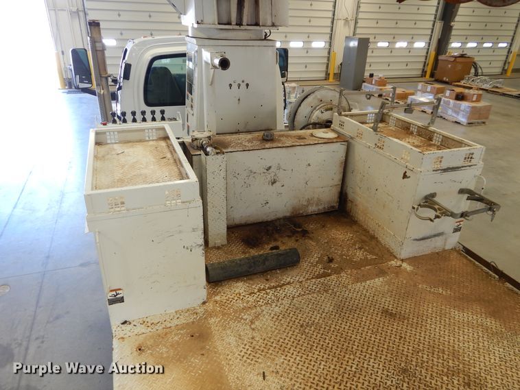 image for item HS9639 2009 Chevrolet C8500  digger derrick truck