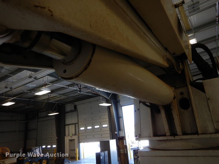 image for item HS9639 2009 Chevrolet C8500  digger derrick truck