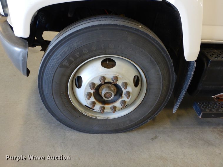 image for item HS9639 2009 Chevrolet C8500  digger derrick truck