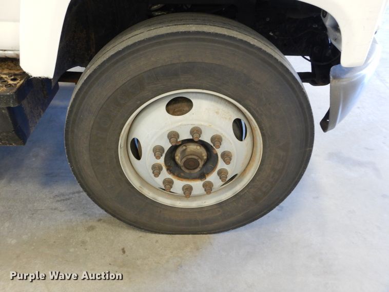 image for item HS9639 2009 Chevrolet C8500  digger derrick truck