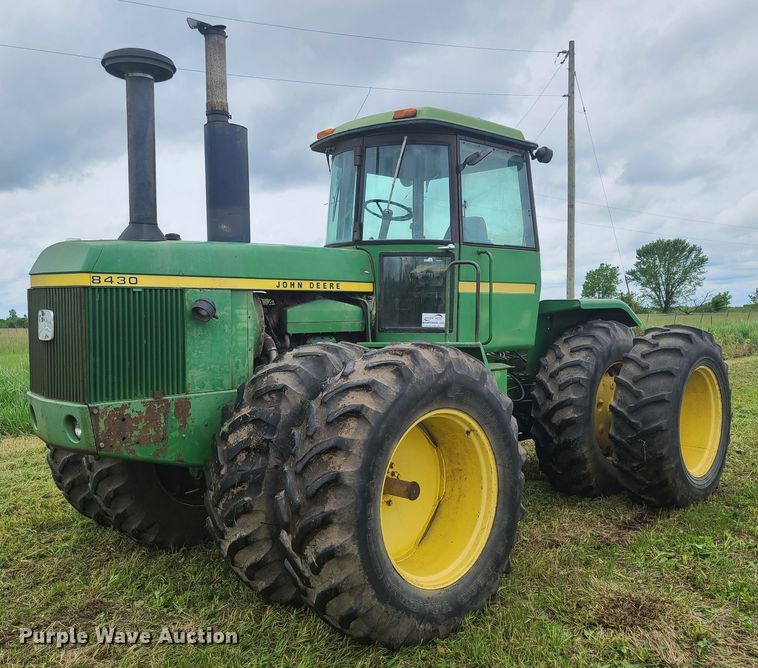 image for item DE2446 1975 John Deere 8430  4WD tractor