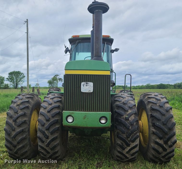 image for item DE2446 1975 John Deere 8430  4WD tractor
