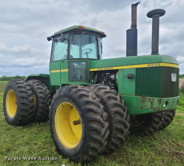image for item DE2446 1975 John Deere 8430  4WD tractor