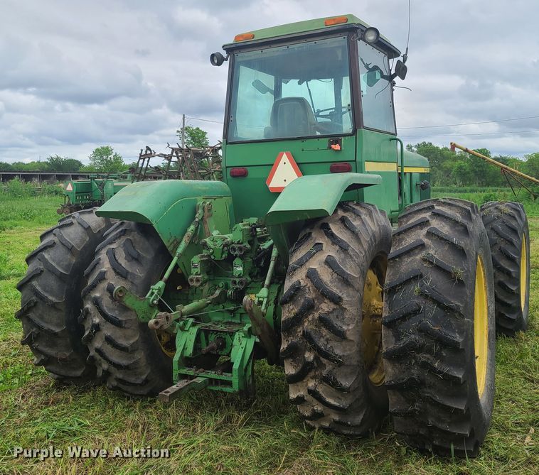 image for item DE2446 1975 John Deere 8430  4WD tractor