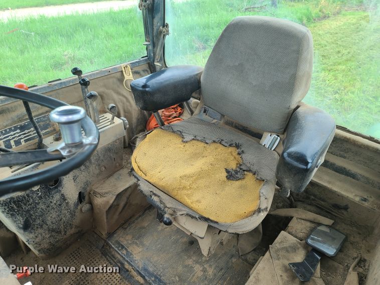 image for item DE2446 1975 John Deere 8430  4WD tractor