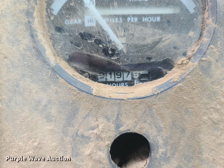 image for item DE2446 1975 John Deere 8430  4WD tractor