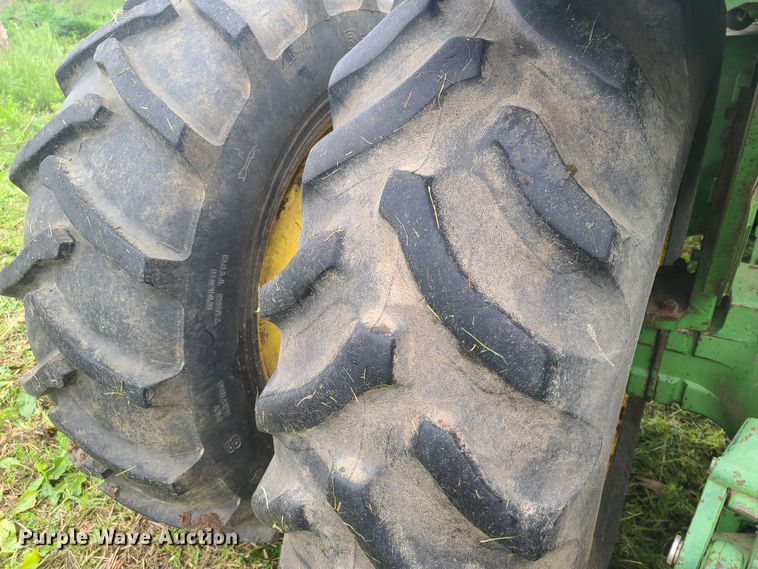 image for item DE2446 1975 John Deere 8430  4WD tractor