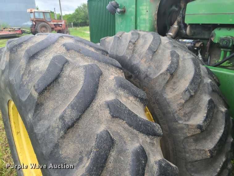 image for item DE2446 1975 John Deere 8430  4WD tractor