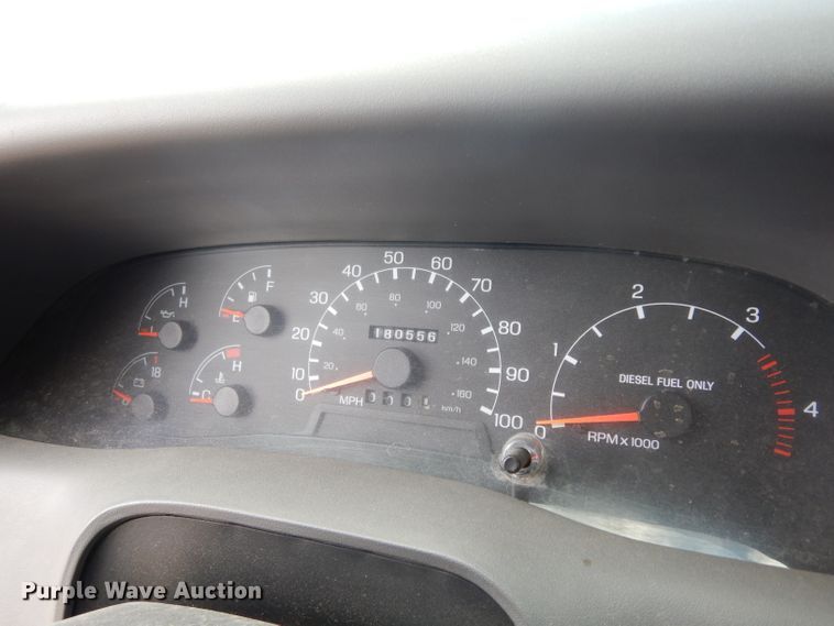 image for item DF4136 2000 Ford F650 Super Duty XLT  feed mixer truck