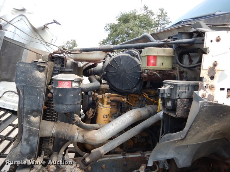 image for item DF4136 2000 Ford F650 Super Duty XLT  feed mixer truck