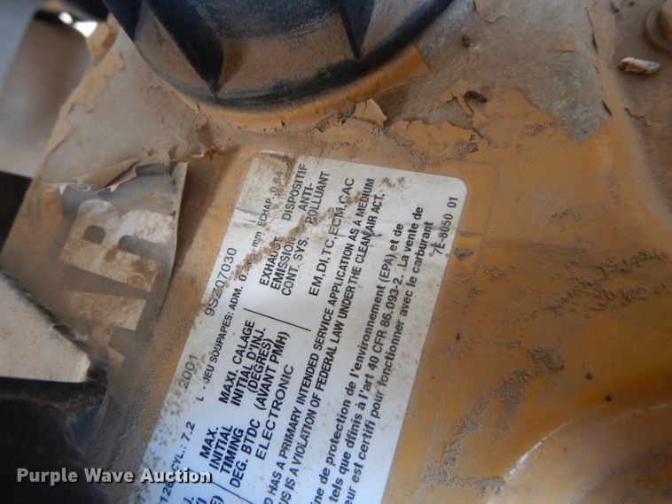 image for item DF4136 2000 Ford F650 Super Duty XLT  feed mixer truck