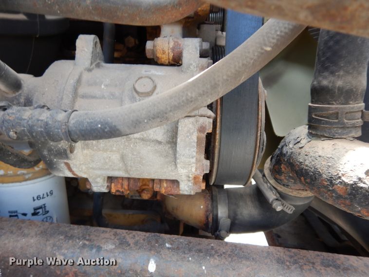 image for item DF4136 2000 Ford F650 Super Duty XLT  feed mixer truck