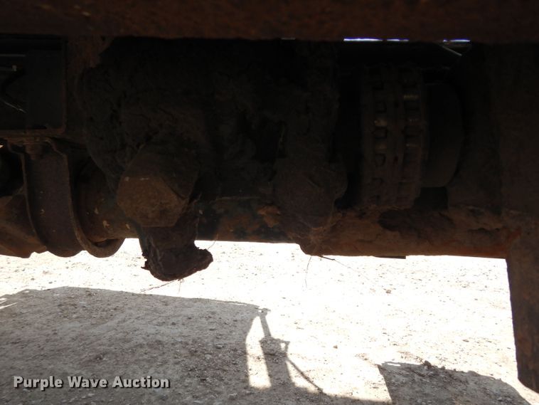 image for item DF4136 2000 Ford F650 Super Duty XLT  feed mixer truck