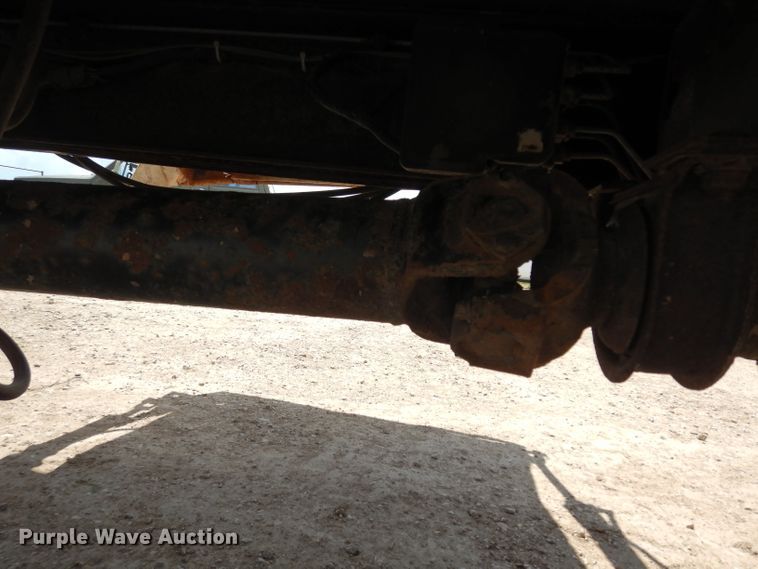 image for item DF4136 2000 Ford F650 Super Duty XLT  feed mixer truck