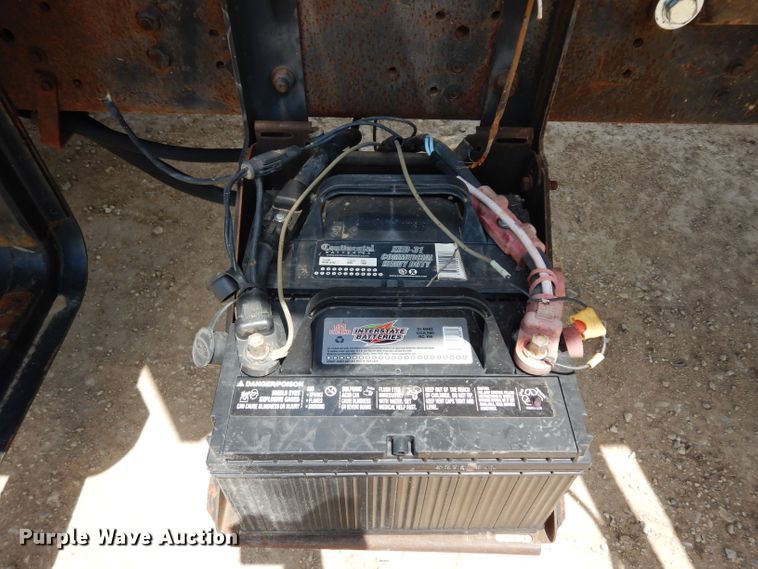 image for item DF4136 2000 Ford F650 Super Duty XLT  feed mixer truck