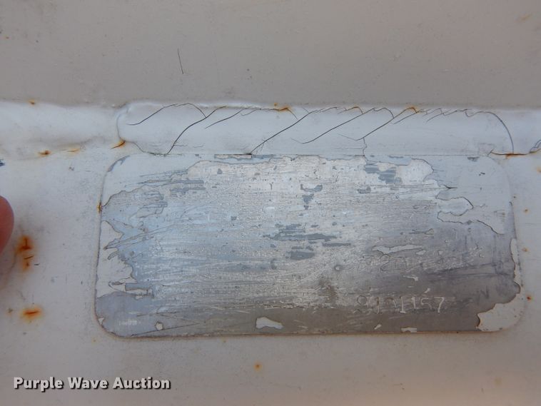 image for item DF4136 2000 Ford F650 Super Duty XLT  feed mixer truck