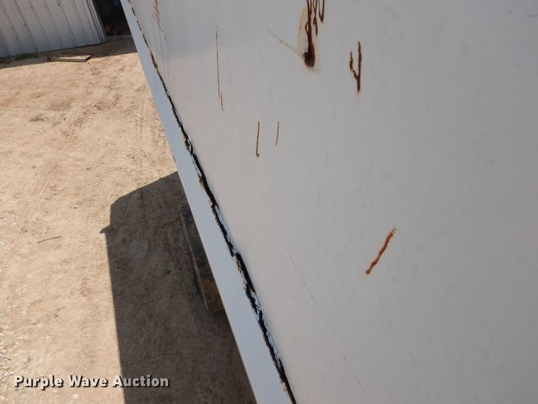 image for item DF4136 2000 Ford F650 Super Duty XLT  feed mixer truck