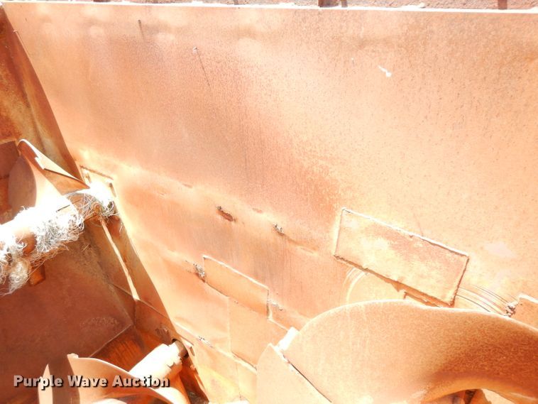 image for item DF4136 2000 Ford F650 Super Duty XLT  feed mixer truck