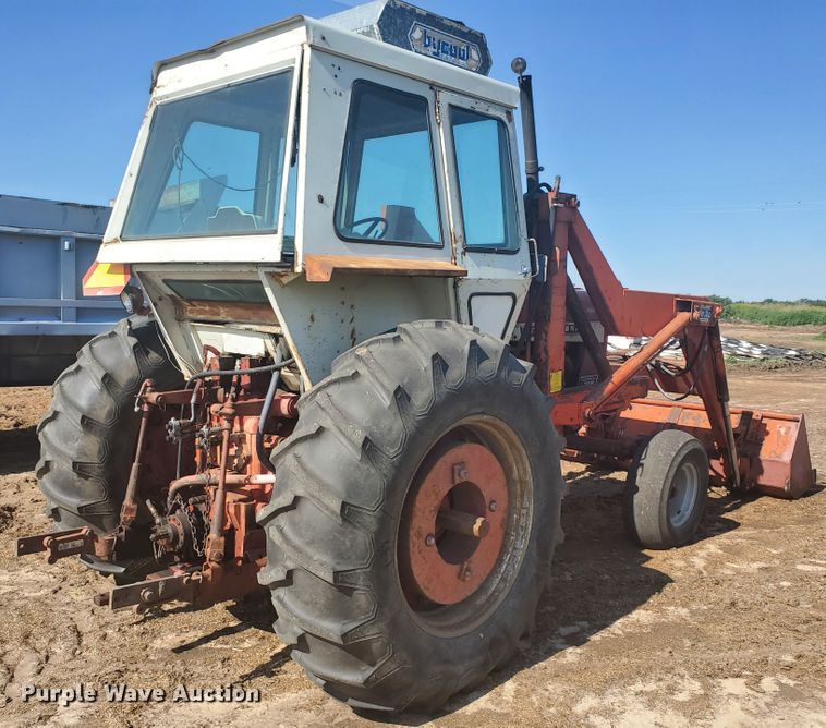 image for item DF8935 1968 International Farmall 756  tractor