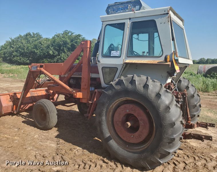 image for item DF8935 1968 International Farmall 756  tractor