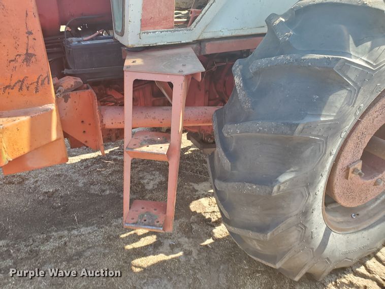 image for item DF8935 1968 International Farmall 756  tractor