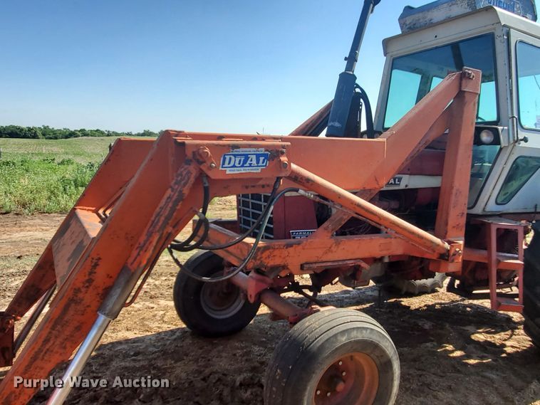 image for item DF8935 1968 International Farmall 756  tractor