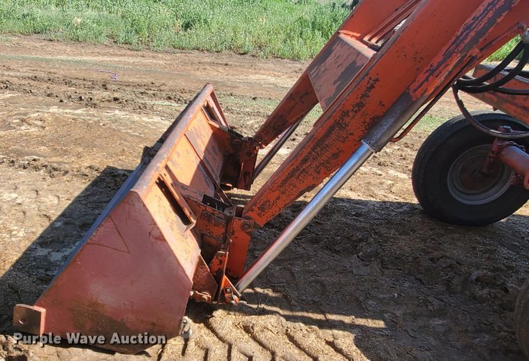 image for item DF8935 1968 International Farmall 756  tractor