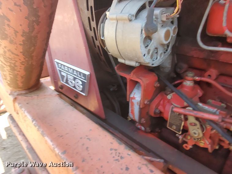 image for item DF8935 1968 International Farmall 756  tractor