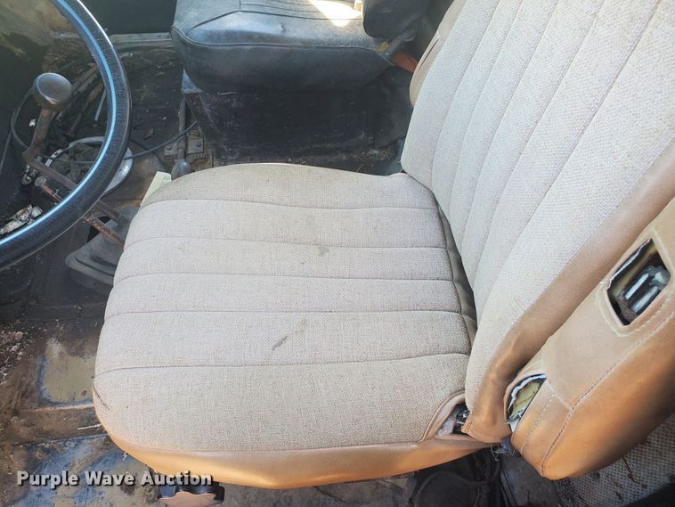 image for item DF8936 1974 International Fleetstar F2050A  dump truck