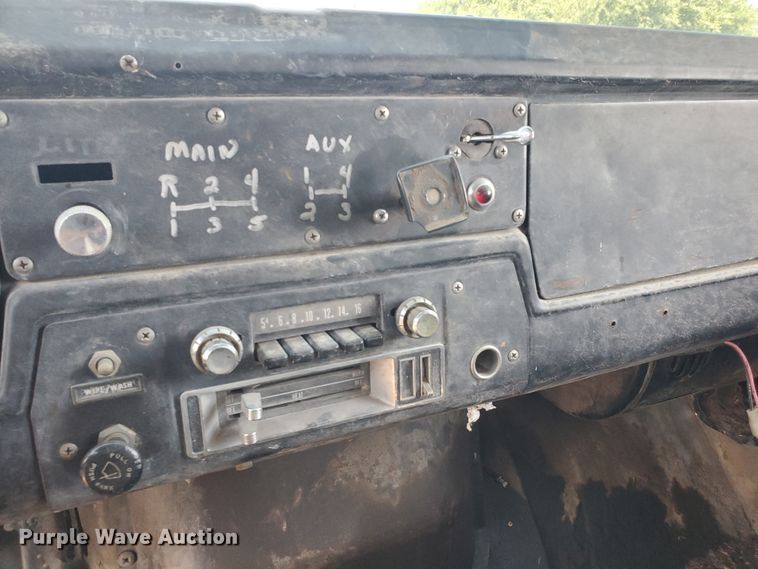 image for item DF8936 1974 International Fleetstar F2050A  dump truck