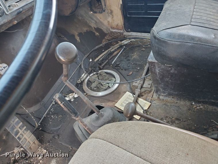 image for item DF8936 1974 International Fleetstar F2050A  dump truck