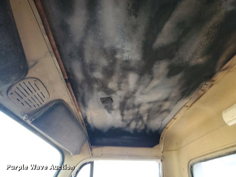 image for item DF8936 1974 International Fleetstar F2050A  dump truck