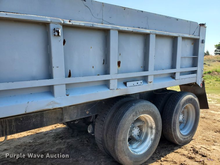 image for item DF8936 1974 International Fleetstar F2050A  dump truck