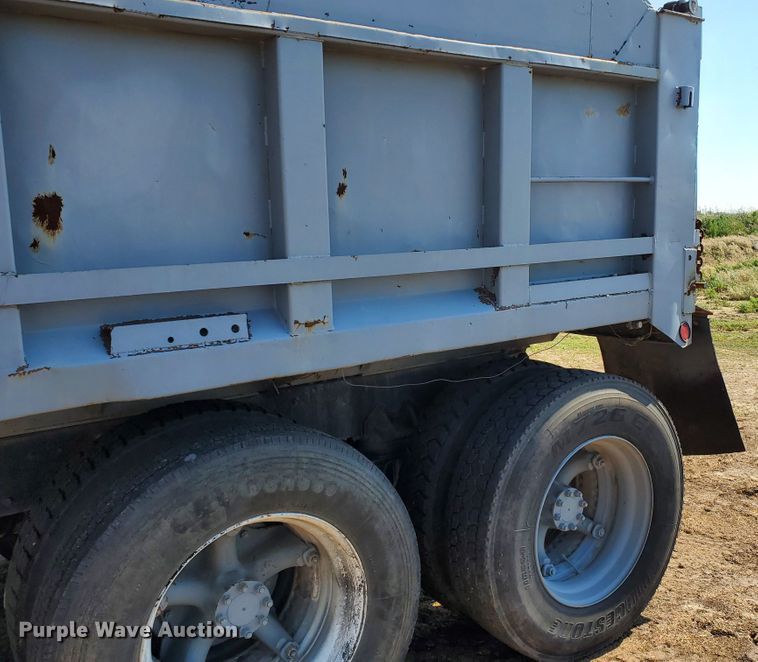 image for item DF8936 1974 International Fleetstar F2050A  dump truck