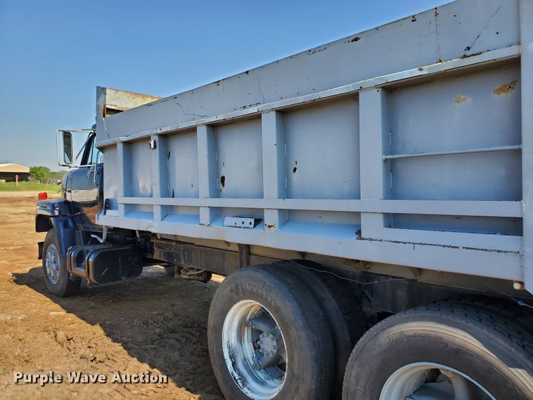 image for item DF8936 1974 International Fleetstar F2050A  dump truck