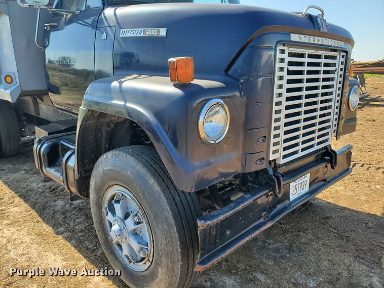 image for item DF8936 1974 International Fleetstar F2050A  dump truck