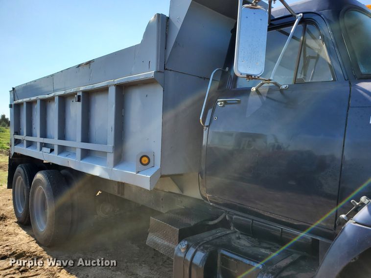 image for item DF8936 1974 International Fleetstar F2050A  dump truck