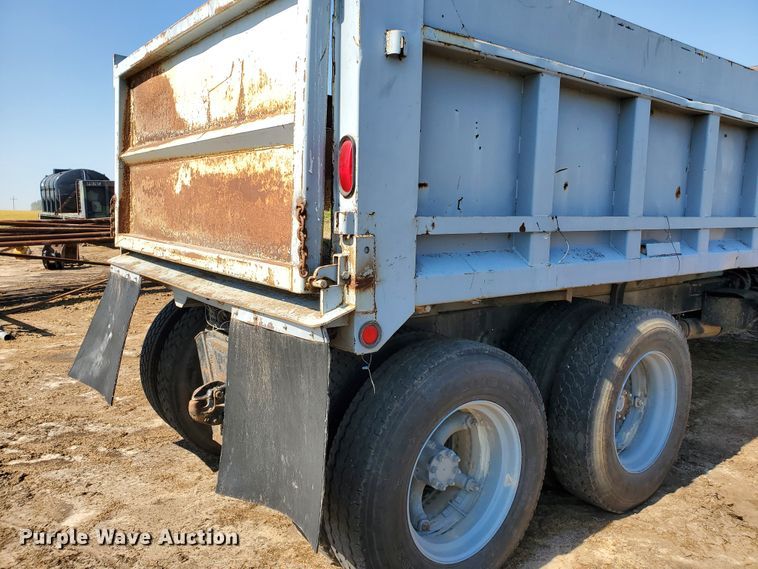 image for item DF8936 1974 International Fleetstar F2050A  dump truck
