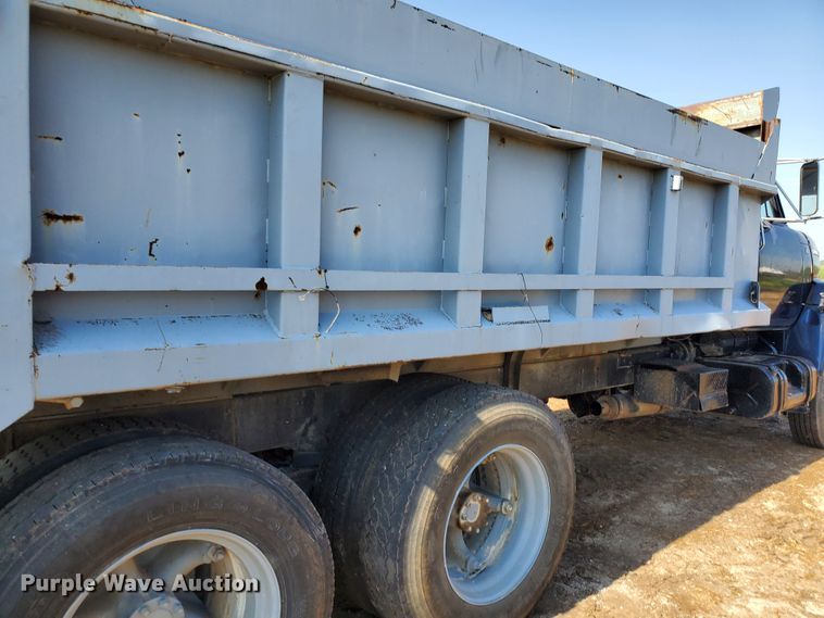 image for item DF8936 1974 International Fleetstar F2050A  dump truck