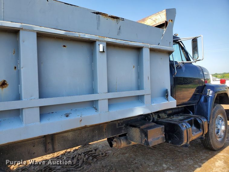 image for item DF8936 1974 International Fleetstar F2050A  dump truck