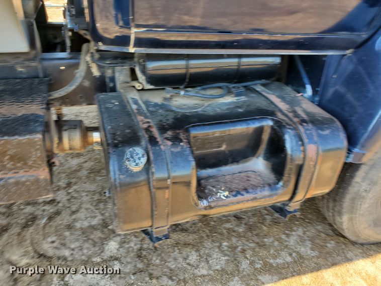 image for item DF8936 1974 International Fleetstar F2050A  dump truck