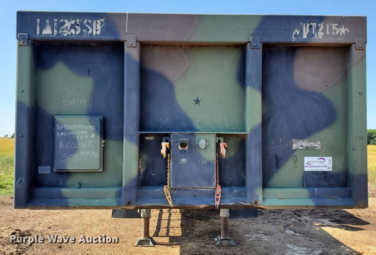 image for item DF8937 1980 Southwest M871 flatbed trailer with nurse tank