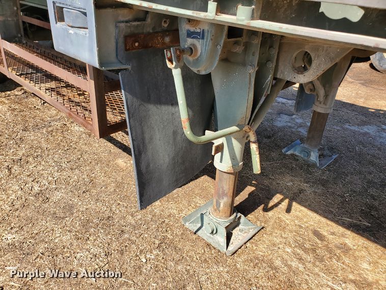 image for item DF8937 1980 Southwest M871 flatbed trailer with nurse tank