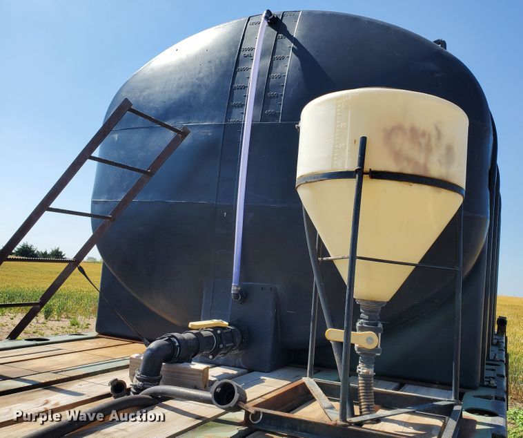 image for item DF8937 1980 Southwest M871 flatbed trailer with nurse tank