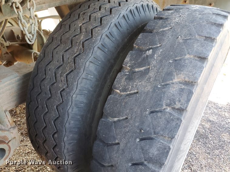 image for item DF8937 1980 Southwest M871 flatbed trailer with nurse tank