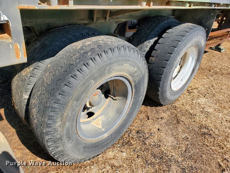 image for item DF8937 1980 Southwest M871 flatbed trailer with nurse tank