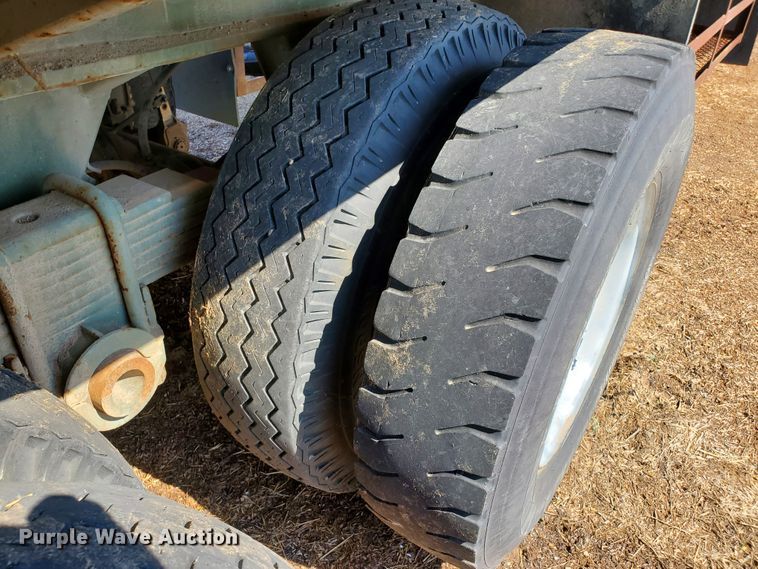 image for item DF8937 1980 Southwest M871 flatbed trailer with nurse tank