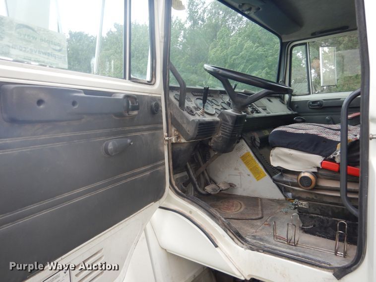 image for item DF8954 1995 Mack CS300P  truck cab and chassis