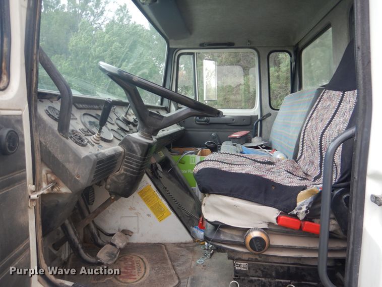 image for item DF8954 1995 Mack CS300P  truck cab and chassis